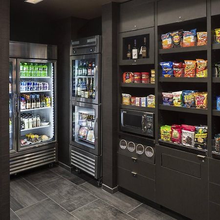 Courtyard By Marriott Seattle Northgate Hotel Buitenkant foto