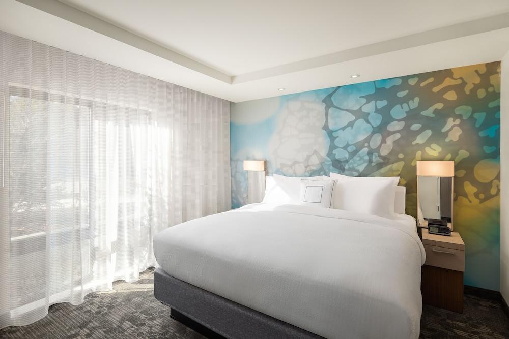 Courtyard By Marriott Seattle Northgate Hotel Buitenkant foto
