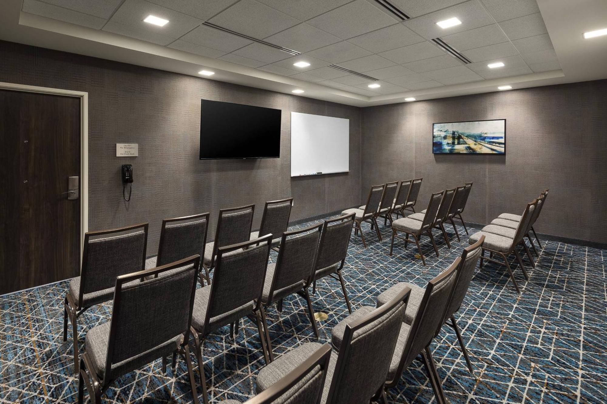 Courtyard By Marriott Seattle Northgate Hotel Buitenkant foto