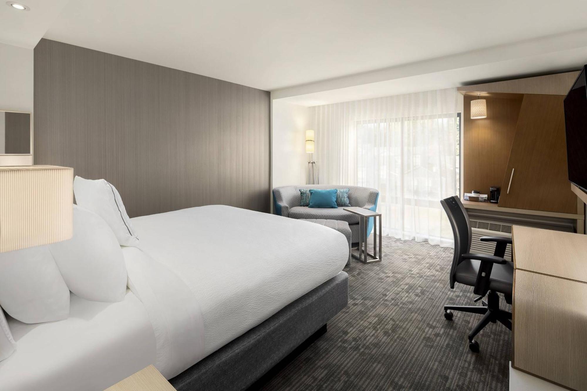 Courtyard By Marriott Seattle Northgate Hotel Buitenkant foto