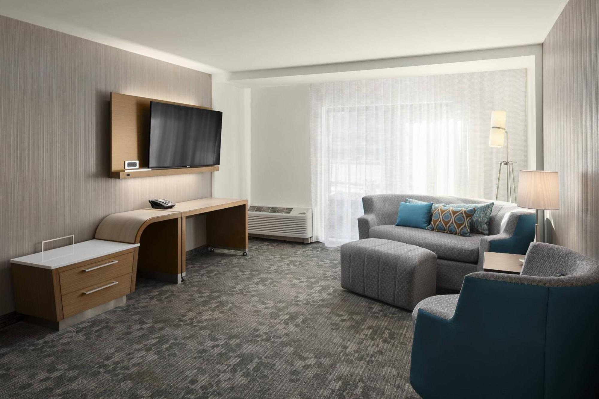 Courtyard By Marriott Seattle Northgate Hotel Buitenkant foto