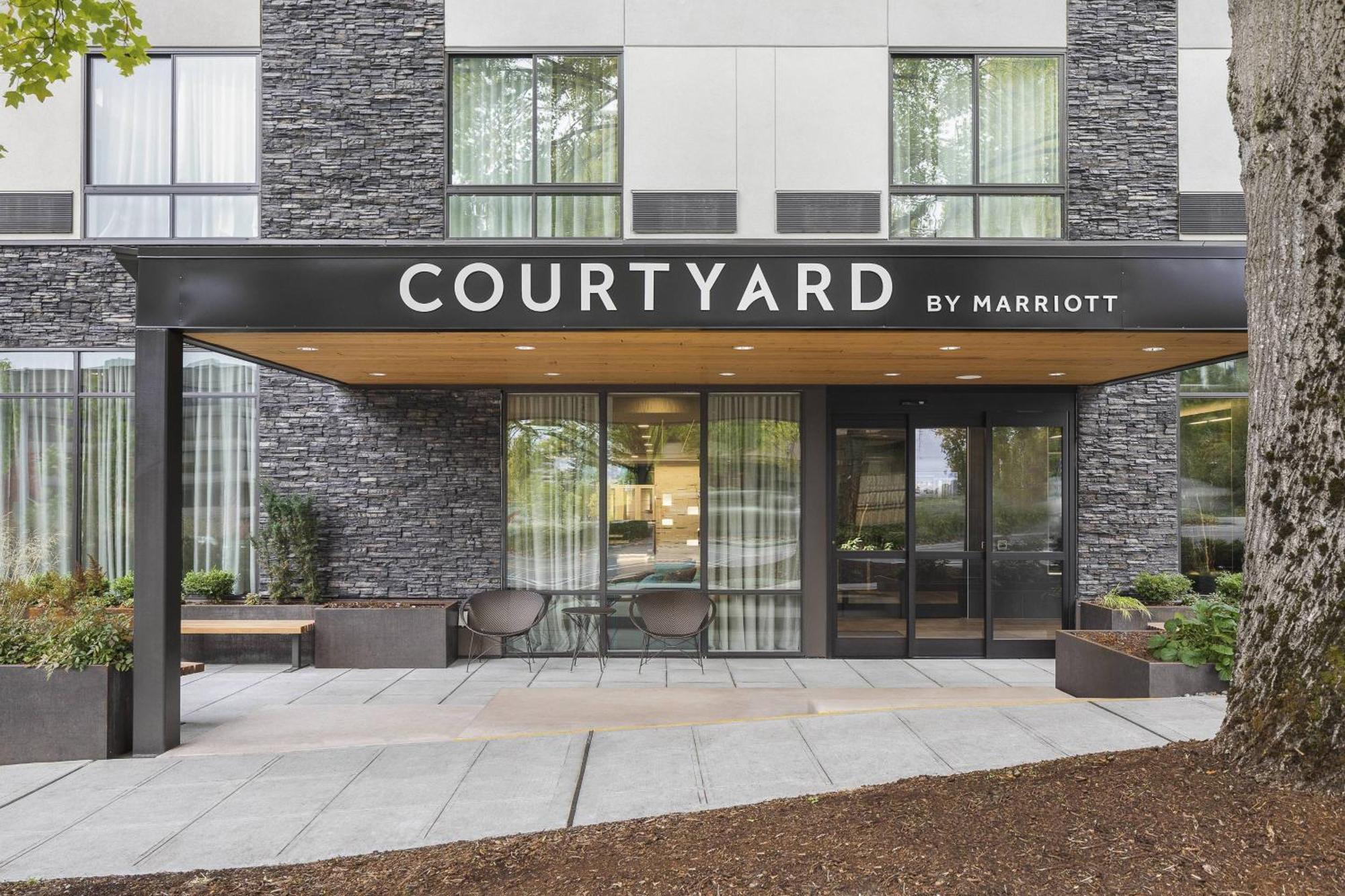 Courtyard By Marriott Seattle Northgate Hotel Buitenkant foto